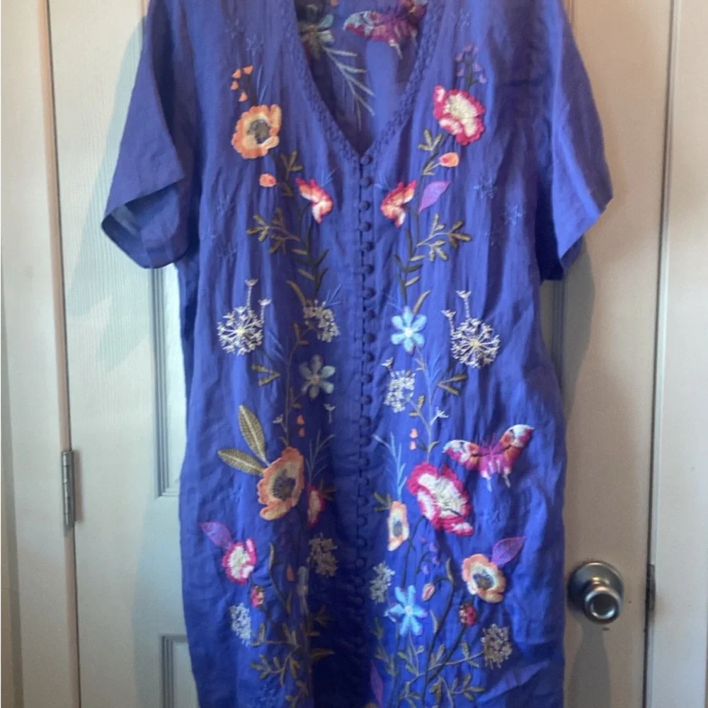 Johnny Was Embroidered Dress- Free flowing, comfortable 🌸🌺🦋 - Picture 13 of 13